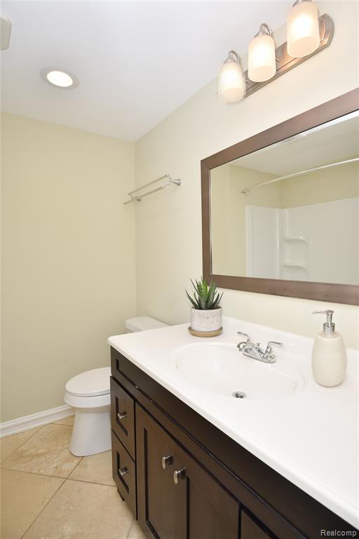 3800 Lakeview Boulevard, Orchard Lake Village, MI 48324 — Photo 33
