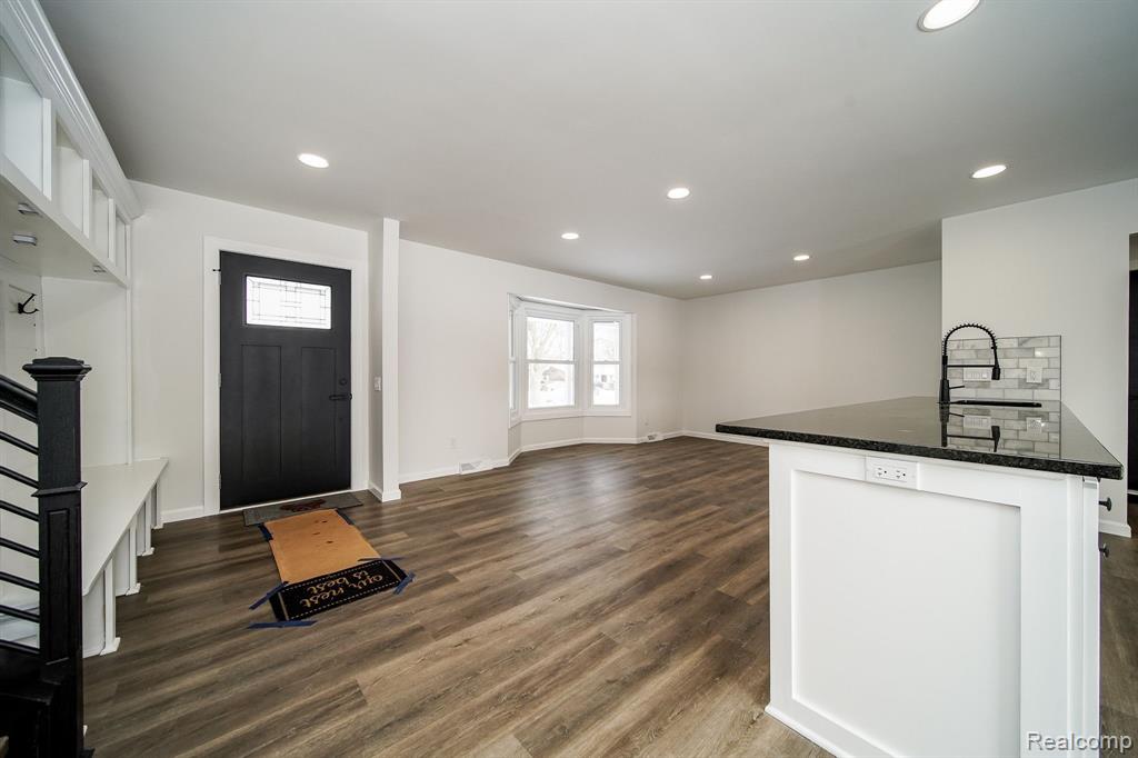 6522 ELLINWOOD Drive, White Lake, MI 48383 — Photo 11
