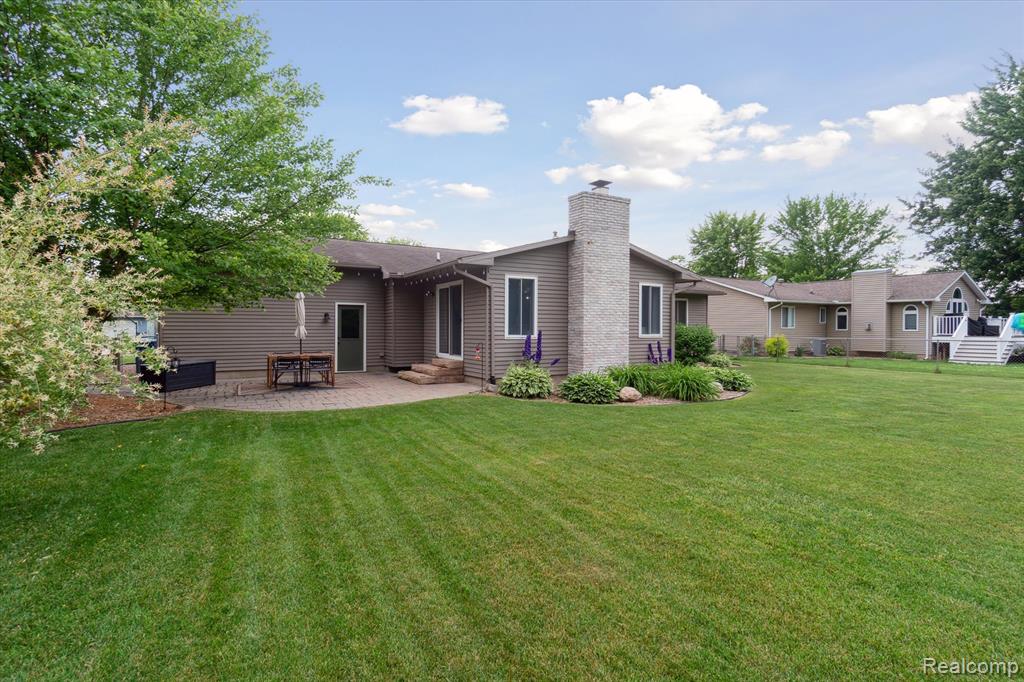 7031 Cleon Drive, Swartz Creek, MI 48473 — Photo 32