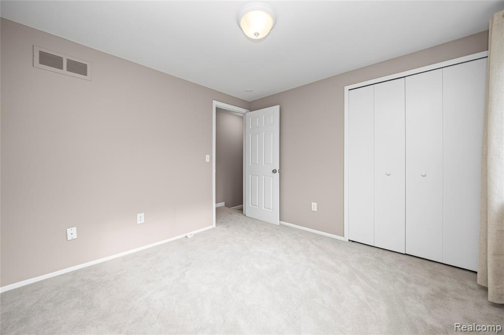 864 Dressler Lane, Rochester Hills, MI 48307 — Photo 21
