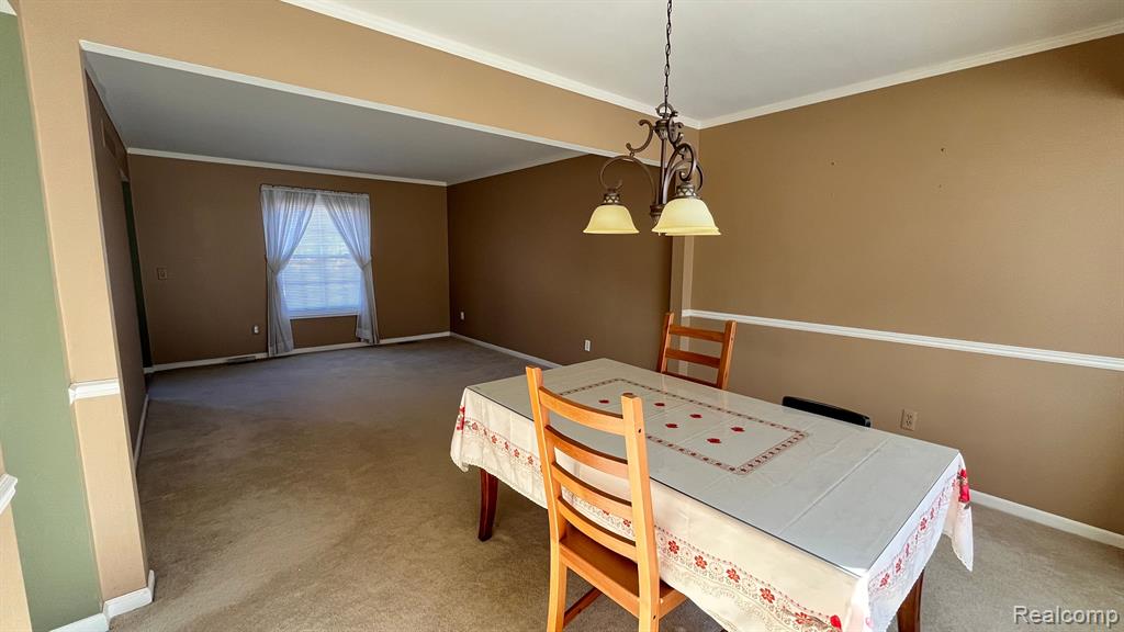 5725 FOLKSTONE Drive, Troy, MI 48085 — Photo 10