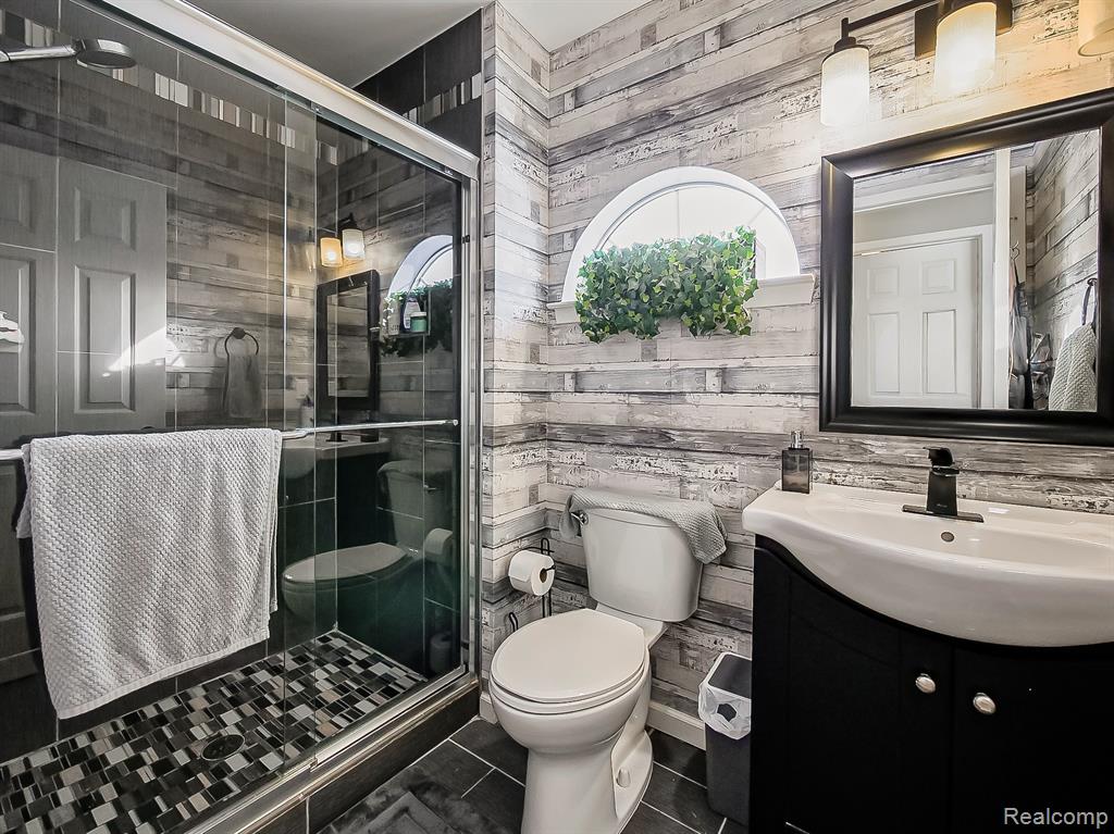 41399 Belden Circle, Novi, MI 48377 — Photo 16
