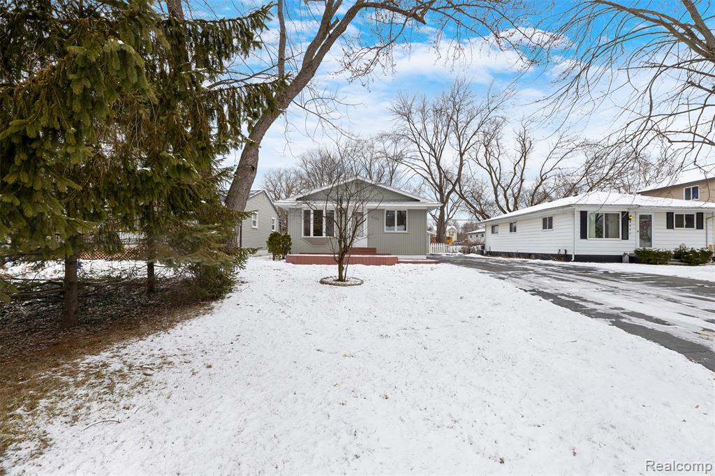 6428 Cloverton Drive, Waterford, MI 48329 — Photo 26