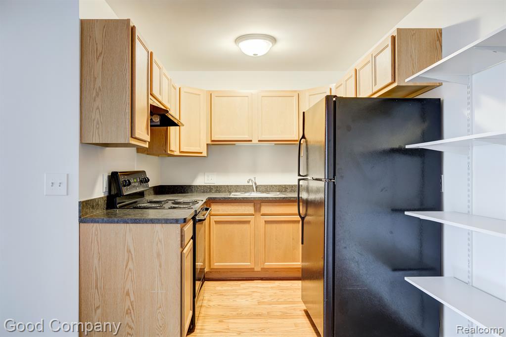 2425 TORQUAY Avenue, 102A, Royal Oak, MI 48073 — Photo 10