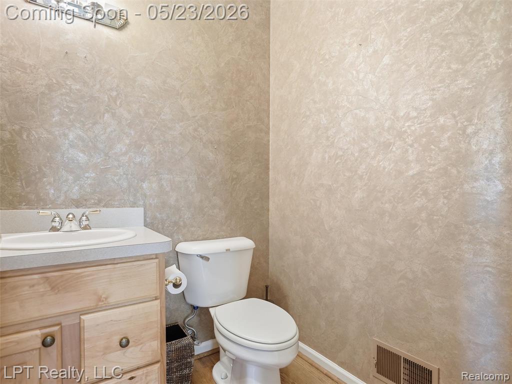 860 Troon, Highland, MI — Photo 26