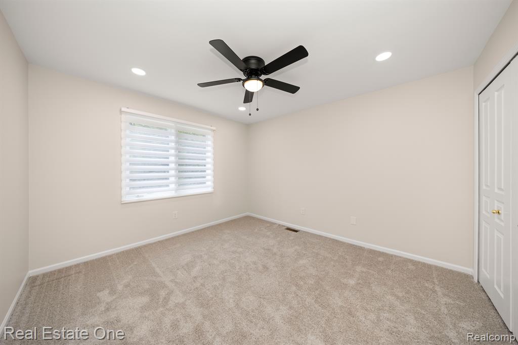 6246 Lindsay Court, West Bloomfield, MI 48324 — Photo 39