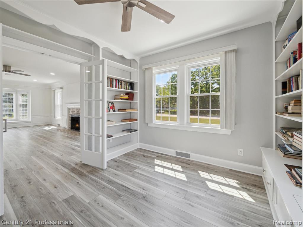 21120 Halsted Road, Farmington Hills, MI 48167 — Photo 9