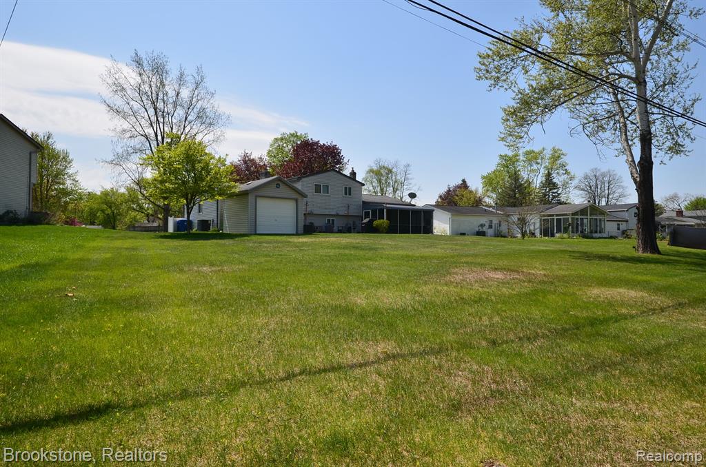 4856 CLINTON WAY Drive, Waterford, MI 48328 — Photo 5