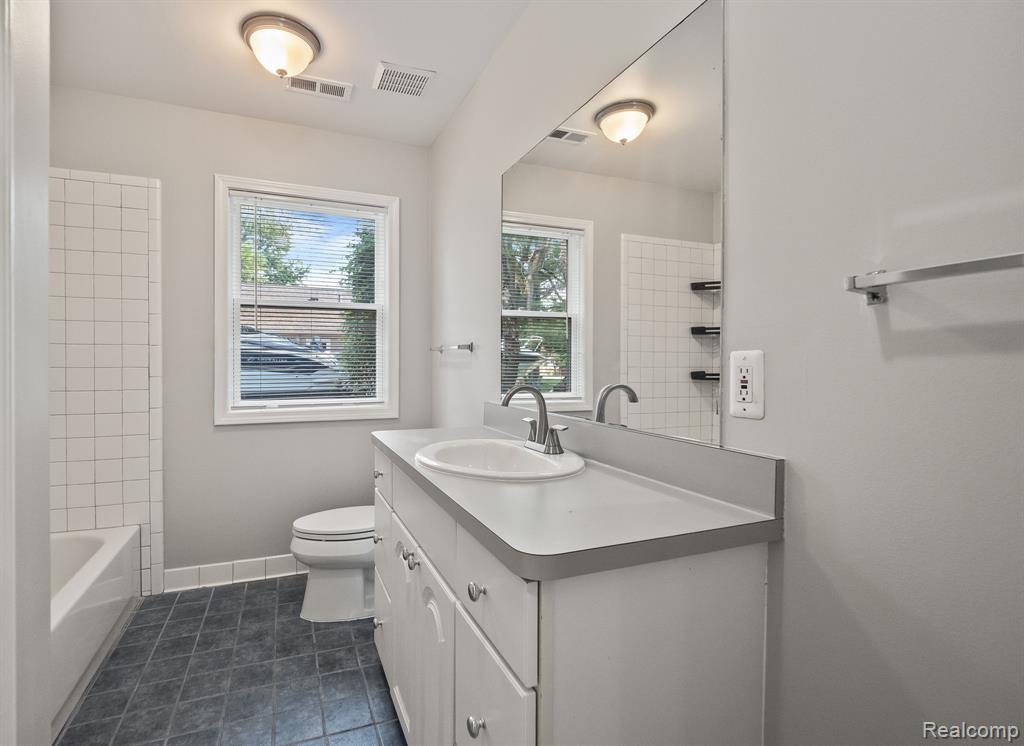 51429 Morowske Drive, Shelby Twp, MI 48316 — Photo 18