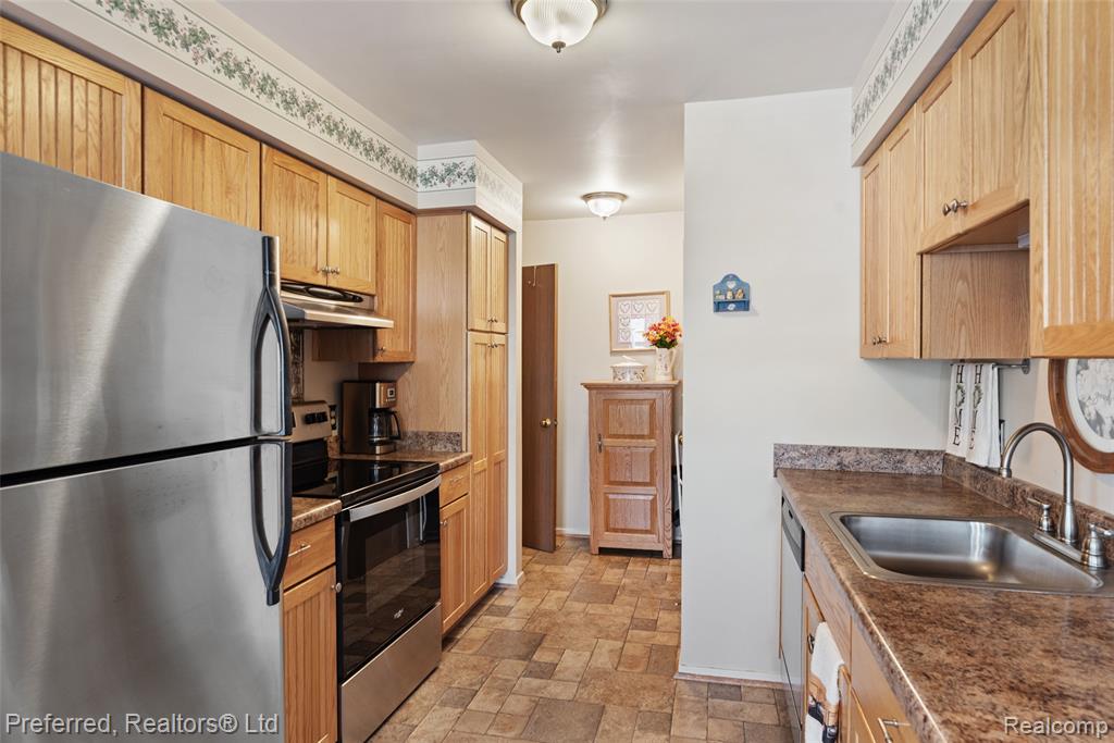 1921 Vine Way Drive, 36, Canton, MI 48188 — Photo 7