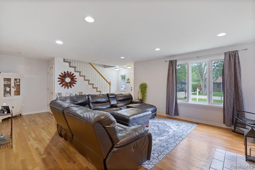 39650 Macomber Street, Harrison Township, MI — Photo 4