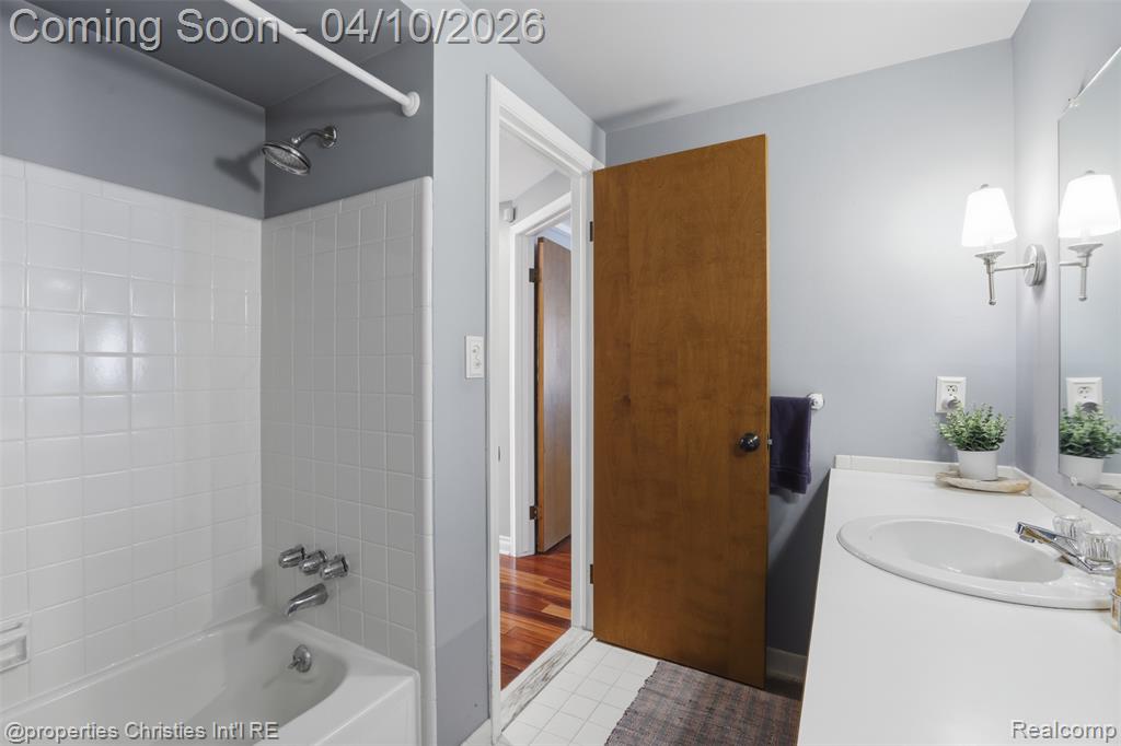 Shared full bathroom.