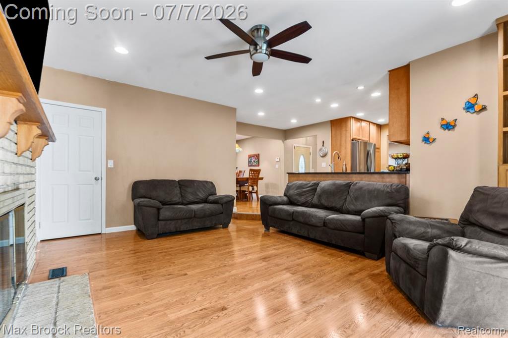 45361 Indian Creek Drive, Canton, MI 48187 — Photo 7