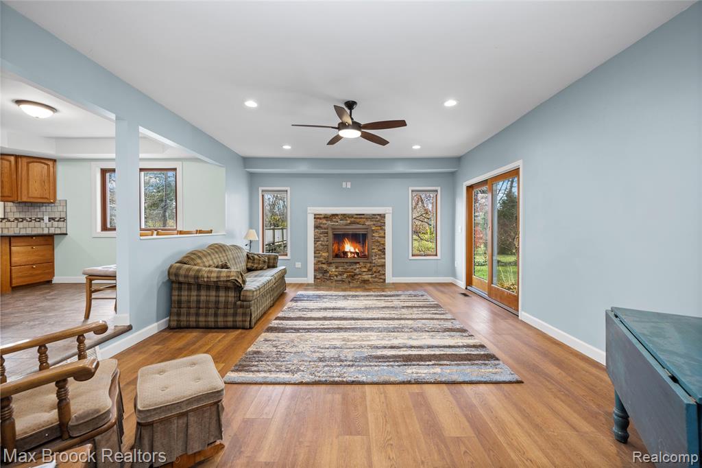 6335 Thorneycroft Drive, Shelby Twp, MI 48316 — Photo 19