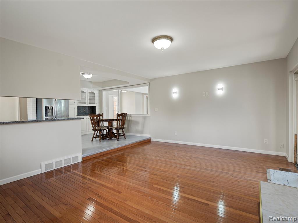 4971 Chadbourne Drive, Sterling Heights, MI 48310 — Photo 35