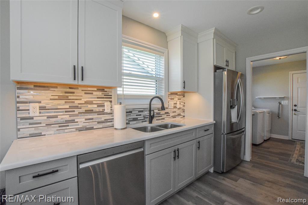 1174 Prudence Drive, Waterford, MI 48327 — Photo 14