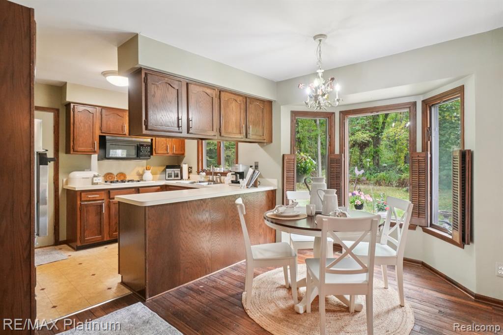 2581 Pepper Court, Hartland, MI 48353 — Photo 9
