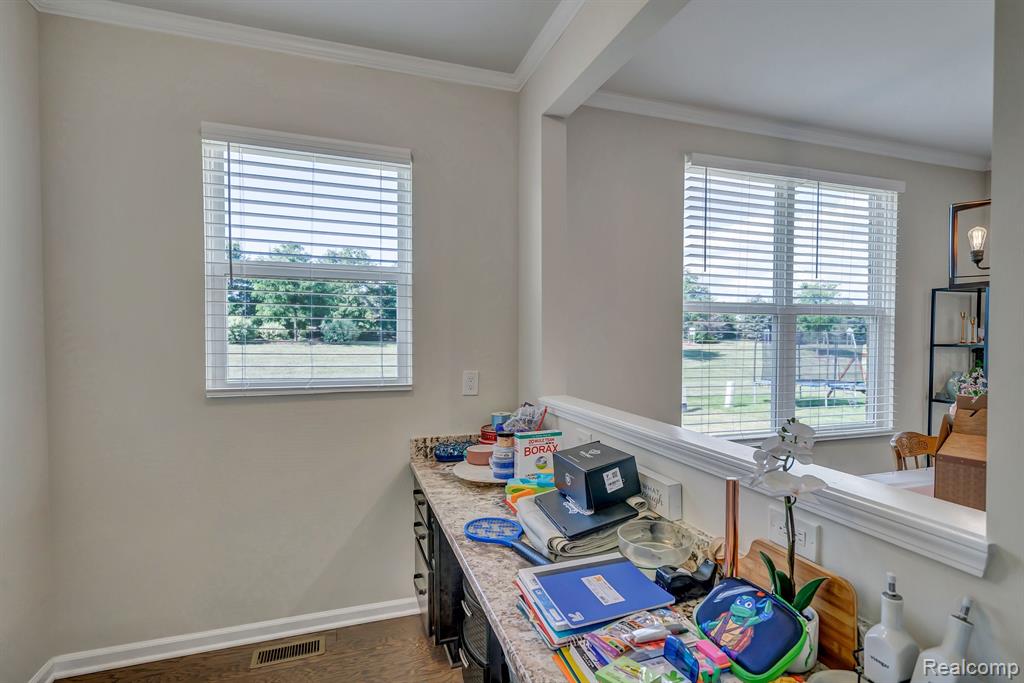 49746 SHORELINE Drive, Canton, MI 48187 — Photo 11