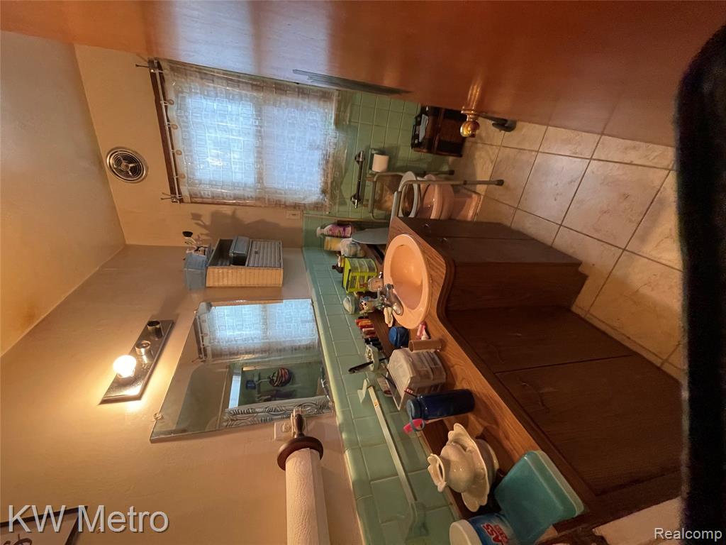3127 W 8 Mile Road, Detroit, MI 48221 — Photo 6