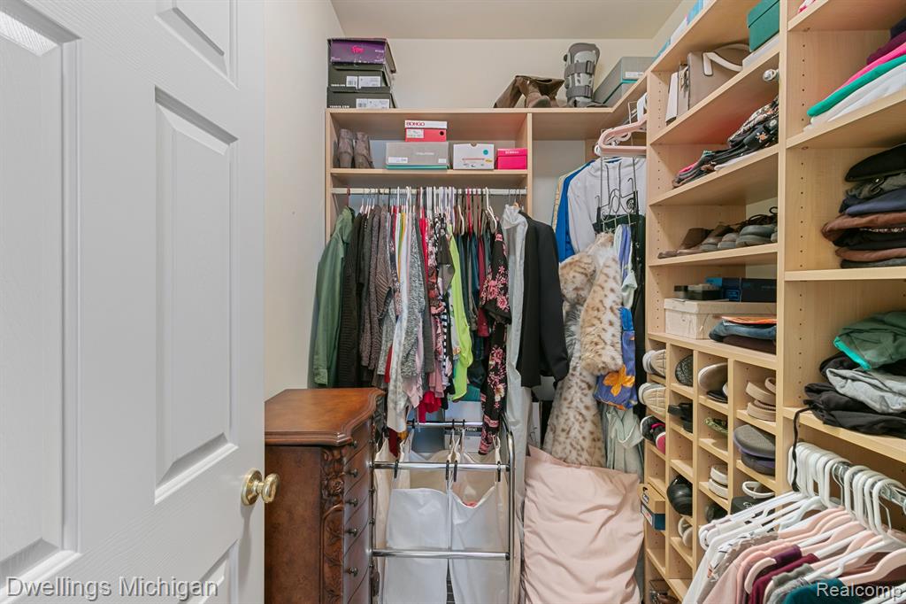 1105 FOUNTAIN VIEW Circle, South Lyon, MI 48178 — Photo 12
