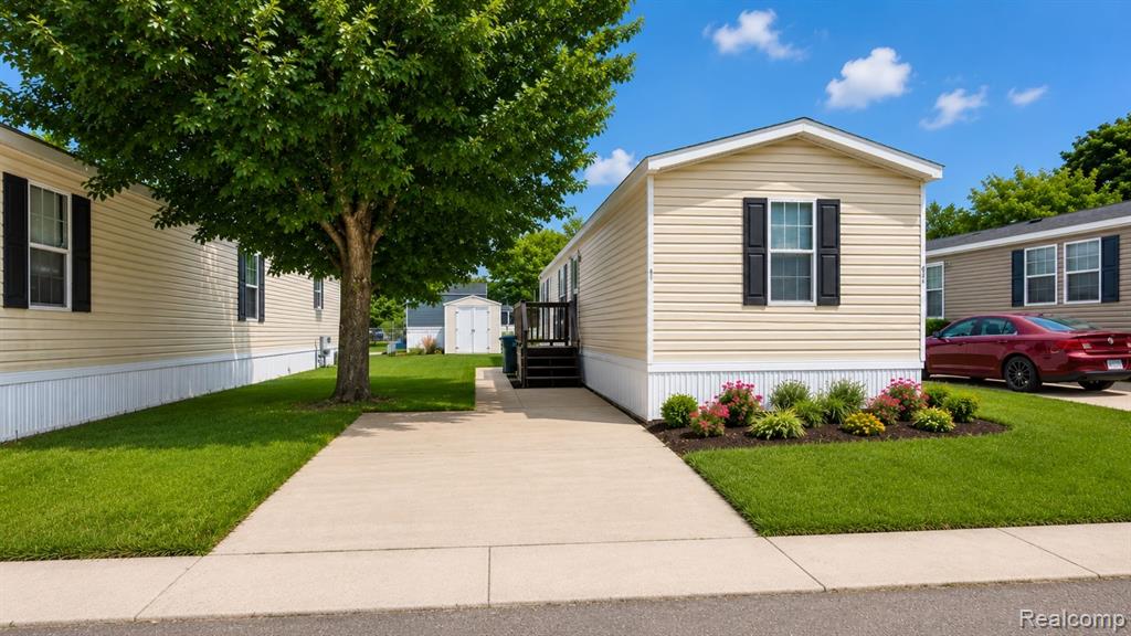 13318 Dixie Highway, 174, Holly, MI 48442
