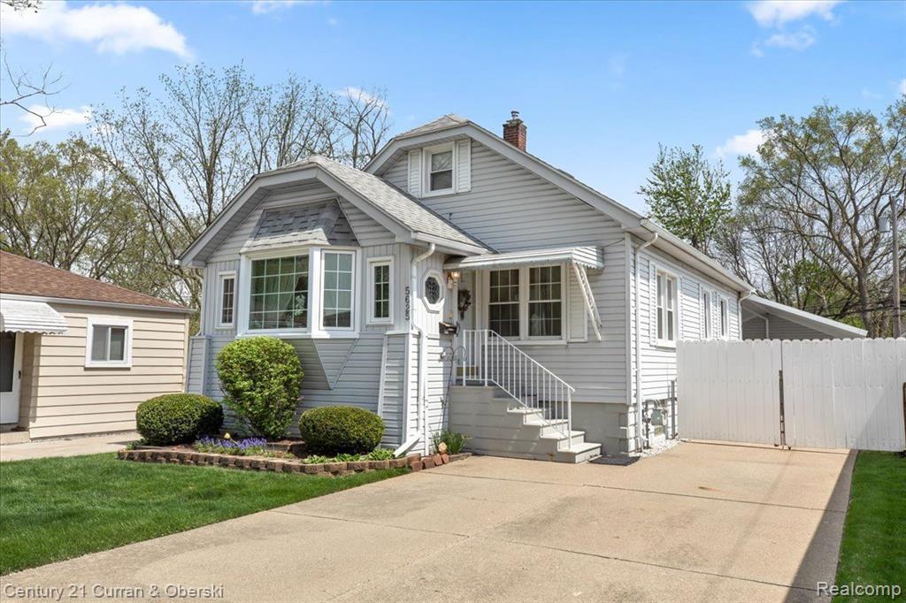 5625 HARDING Street, Dearborn Heights, MI 48125 — Photo 4