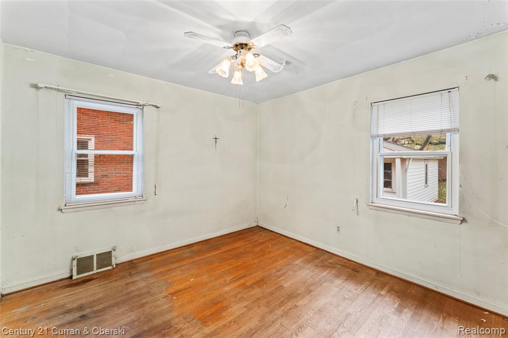 8152 Virgil Street, Dearborn Heights, MI 48127 — Photo 25