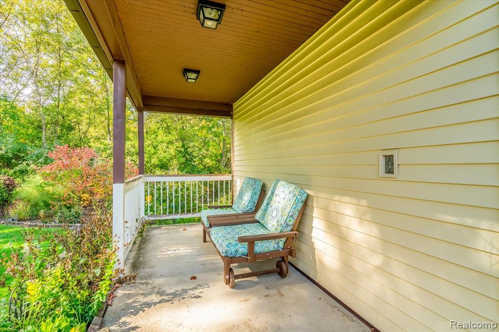6877 Pittsford Street, Canton, MI 48187 — Photo 10