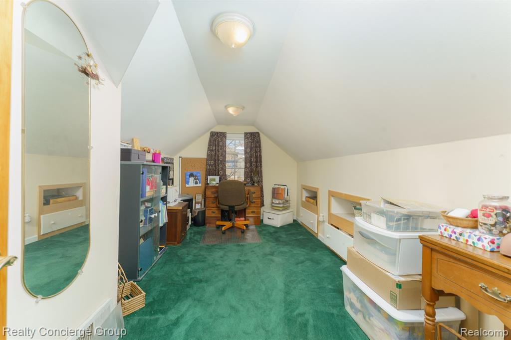 9929 ARDEN Street, Livonia, MI 48150 — Photo 18