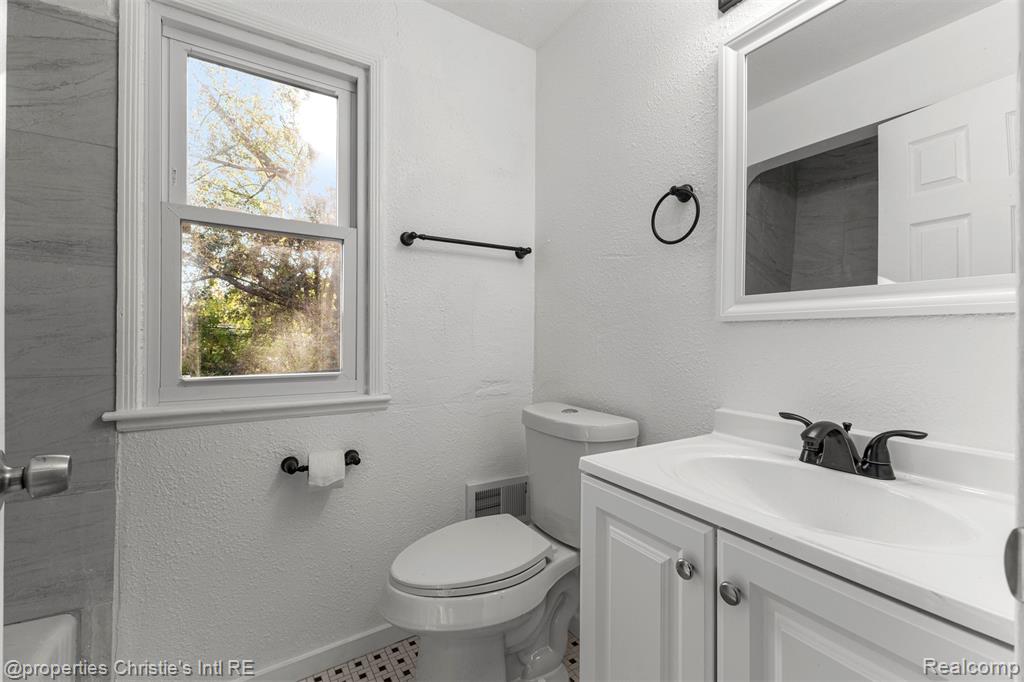 10842 Nottingham, Detroit, MI 48224 — Photo 18