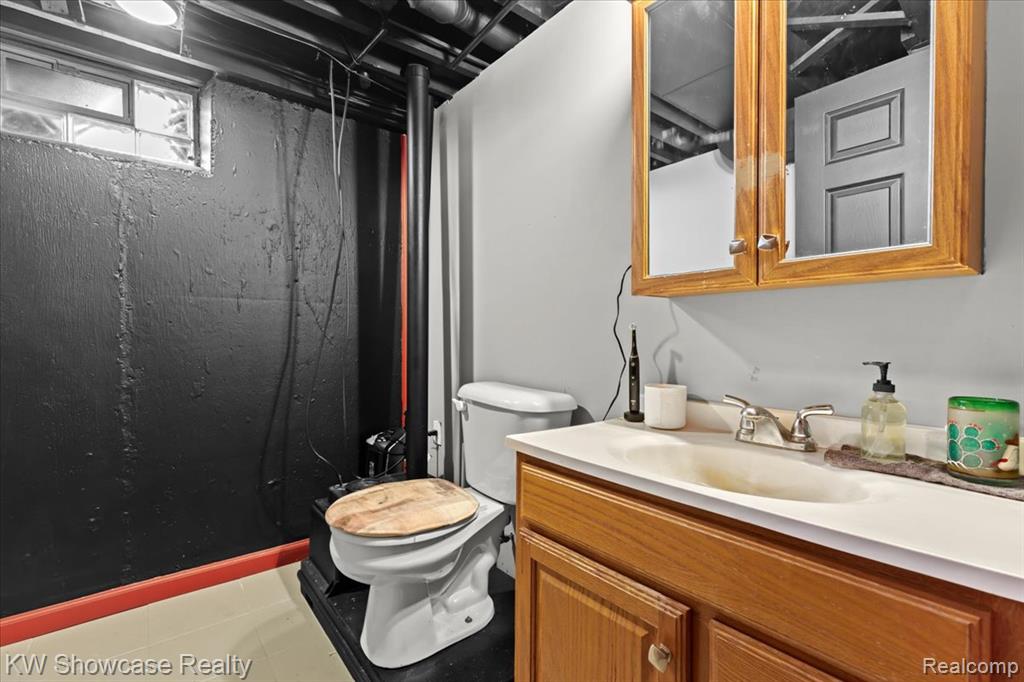 3994 Beechgrove Drive, Waterford, MI 48328 — Photo 18