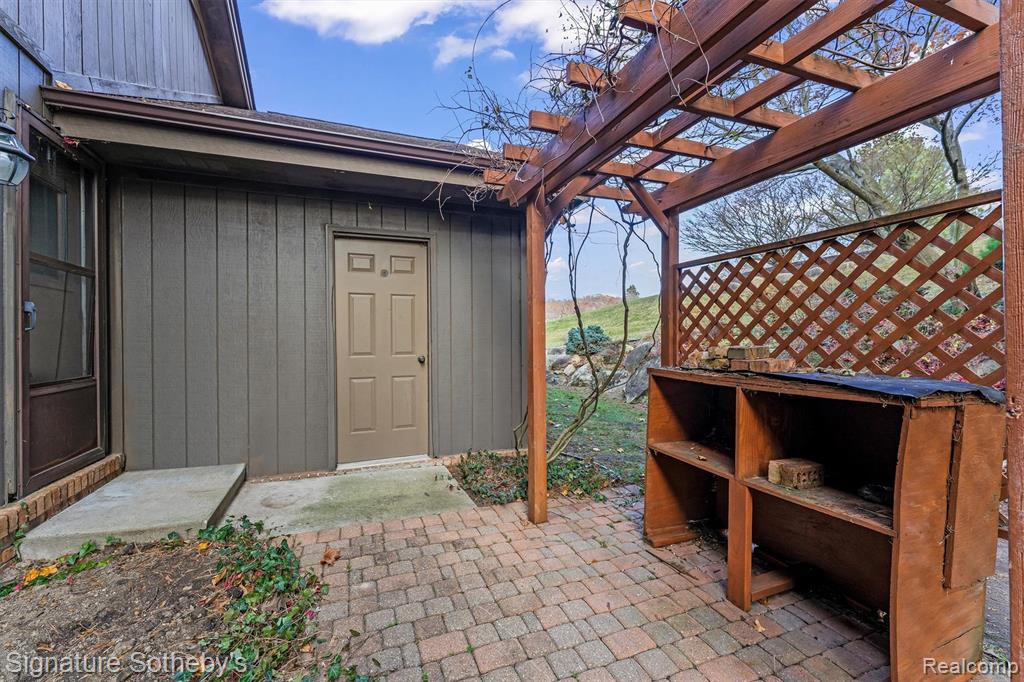 6571 Deer Ridge Drive, Clarkston, MI 48348 — Photo 46
