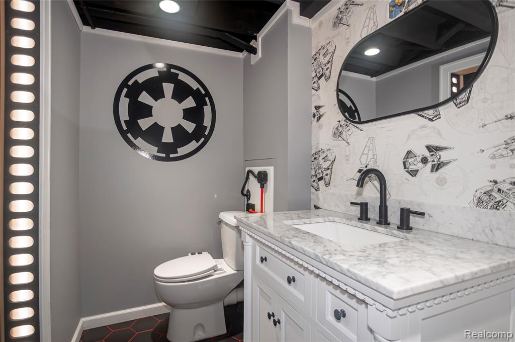 802 Catalpa Drive, Royal Oak, MI 48067 — Photo 24
