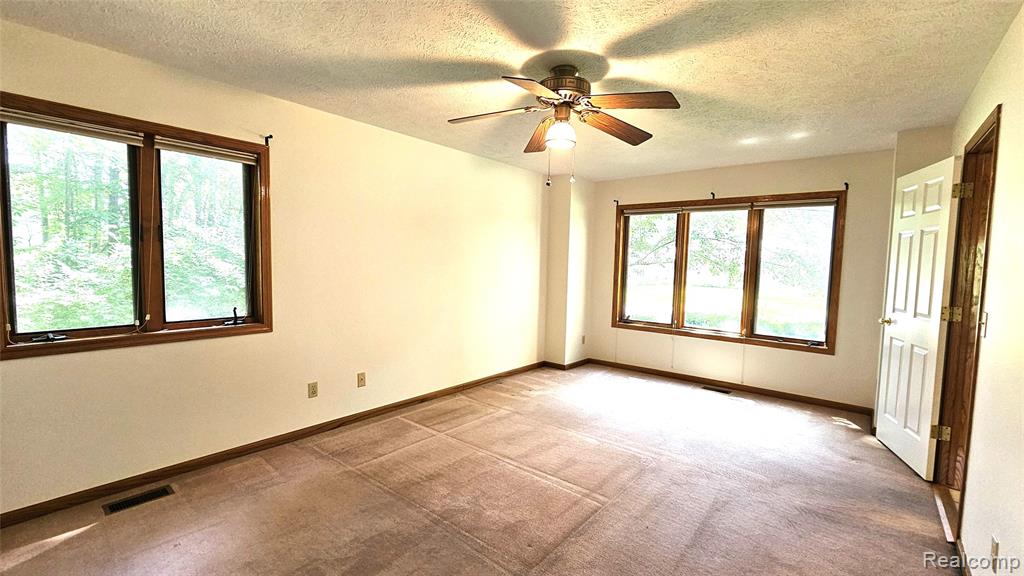448 Fairwood Road, Pinckney, MI 48169 — Photo 18