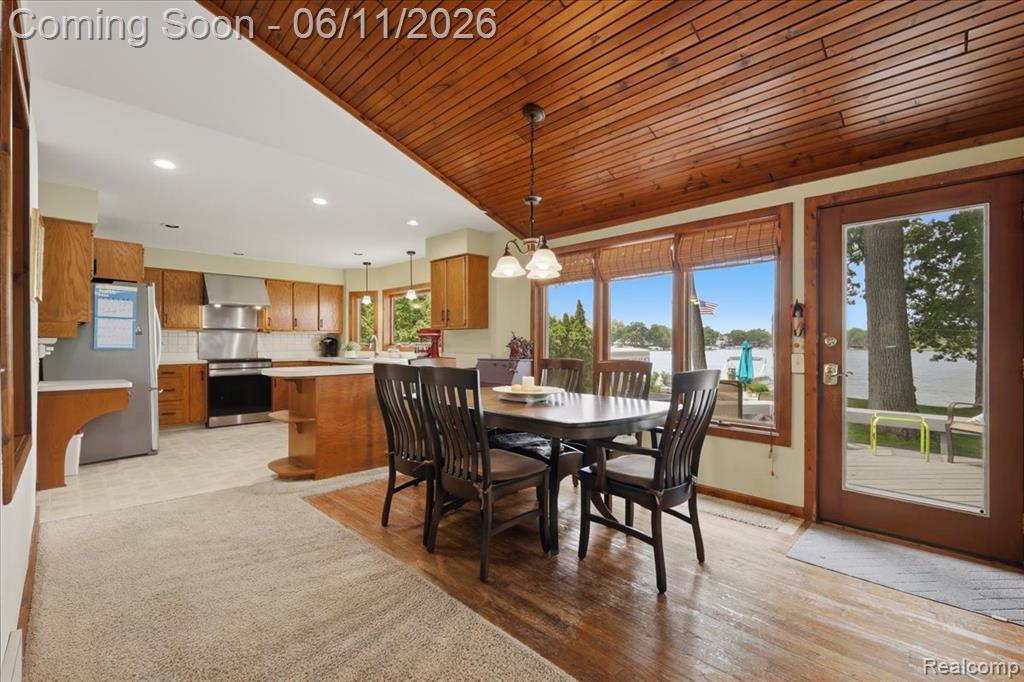 6880 Forestlawn Court, Waterford, MI 48327 — Photo 13