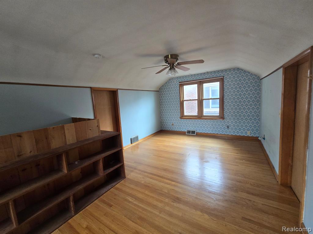 950 N YORK Street, Dearborn, MI 48128 — Photo 15