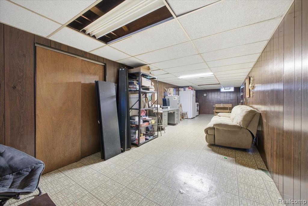 523 Tilmor Drive, Waterford, MI 48328 — Photo 27