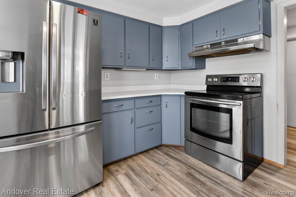4055 Mitchell Drive, Flint, MI 48506 — Photo 8