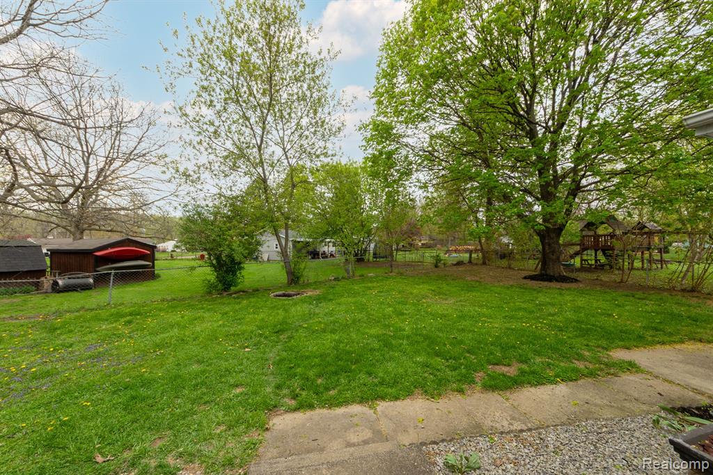 4321 Esta Drive, Genesee, MI 48506 — Photo 25