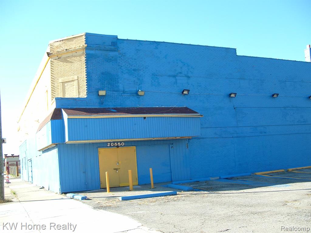 20650 Fenkell Avenue - Photo 2