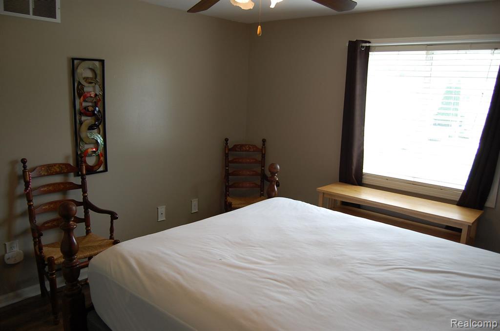 16529 TERRACE VILLAGE Drive, Taylor, MI 48180 — Photo 18