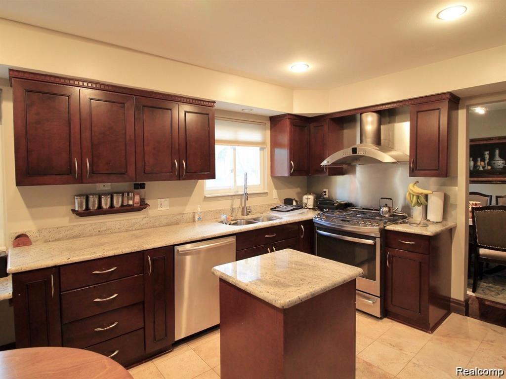 5363 English Drive, Troy, MI 48085 — Photo 8