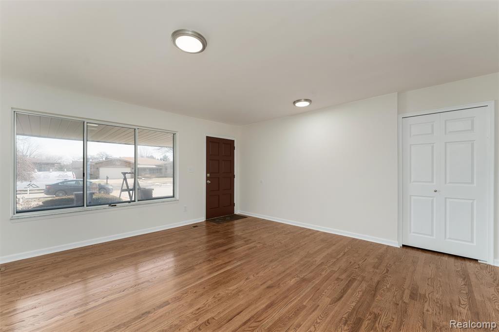 43303 Aspen Drive, Sterling Heights, MI 48313 — Photo 5