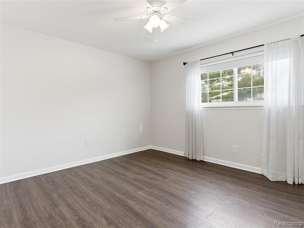 607 E Fox Hills E Drive, Bloomfield Hills, MI 48304 — Photo 17