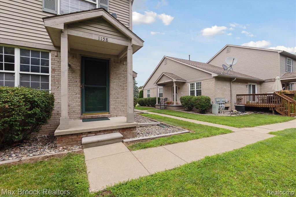 1158 Bay Court, Holly, MI 48442 — Photo 2