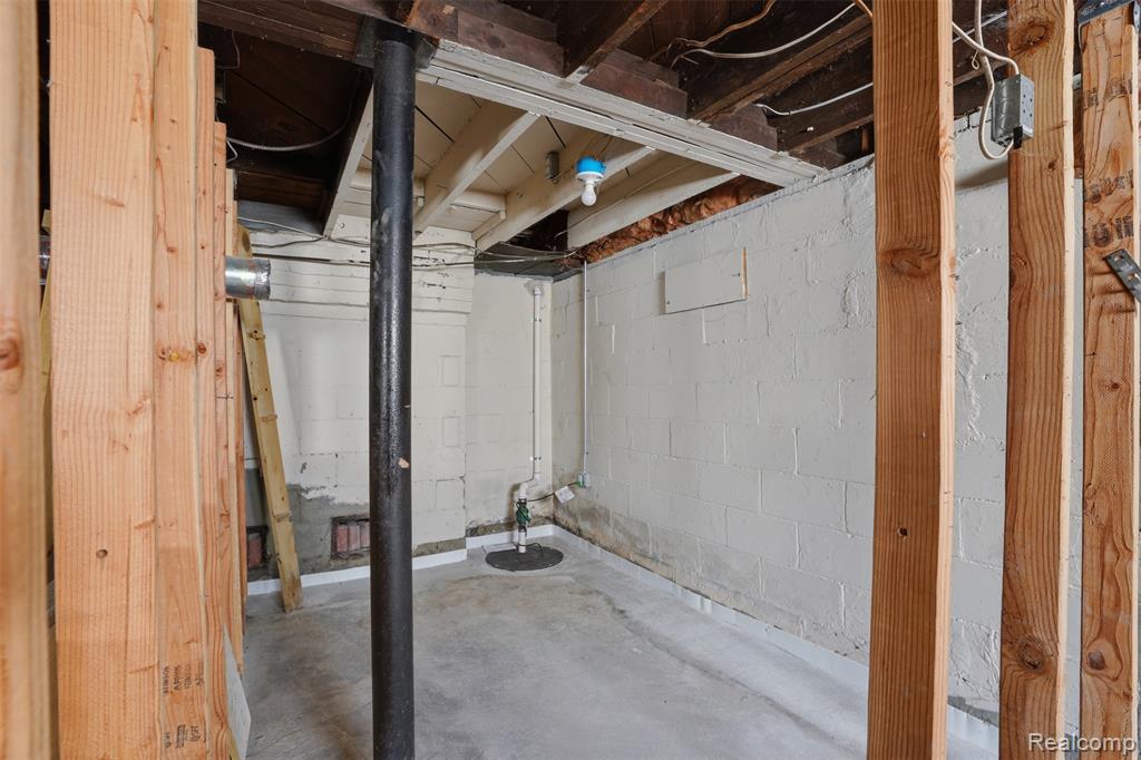 969 Myrtle Avenue, Waterford, MI 48328 — Photo 24