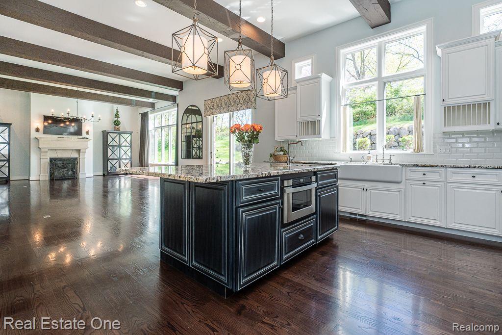 611 Wellington Circle, Rochester Hills, MI 48309 — Photo 34