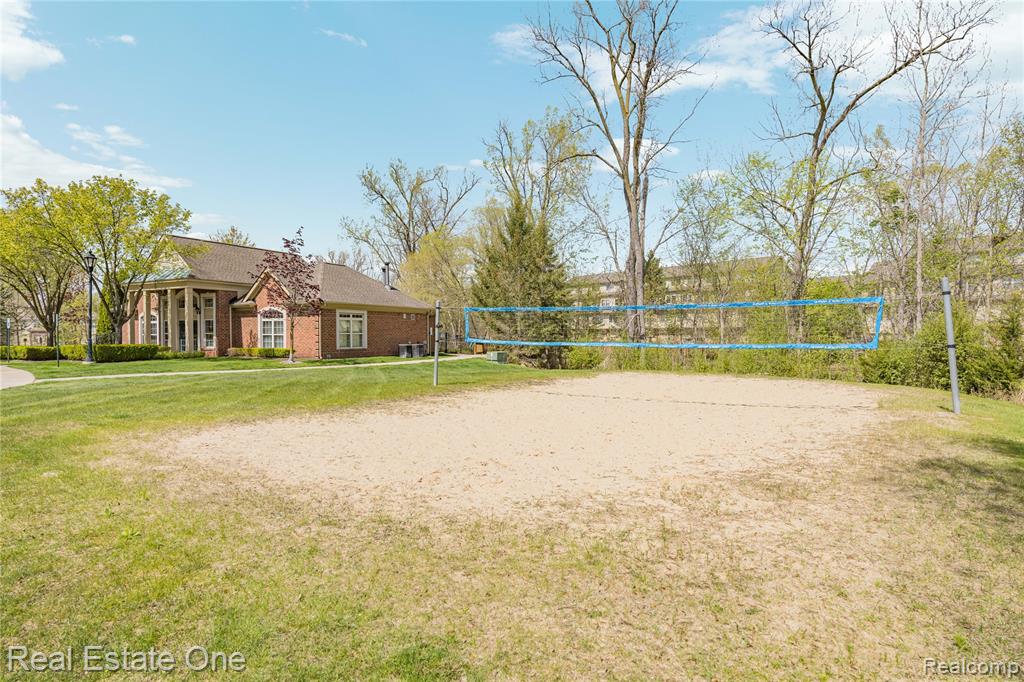 160 Sandy Lane, Walled Lake, MI 48390 — Photo 56