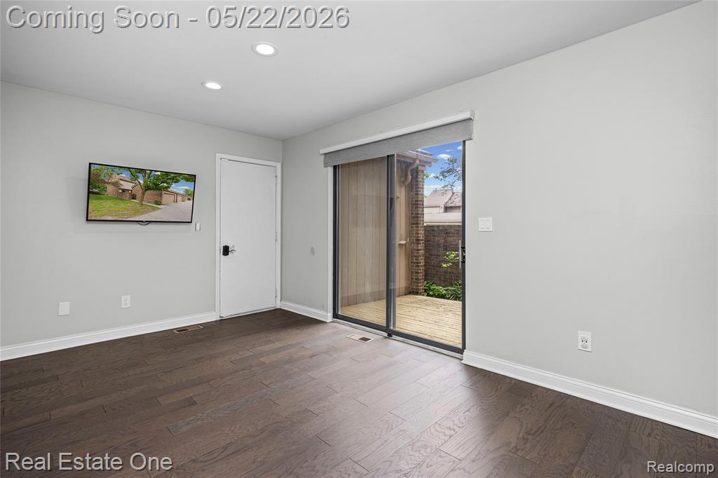 5345 Wright Way W, West Bloomfield, MI — Photo 32