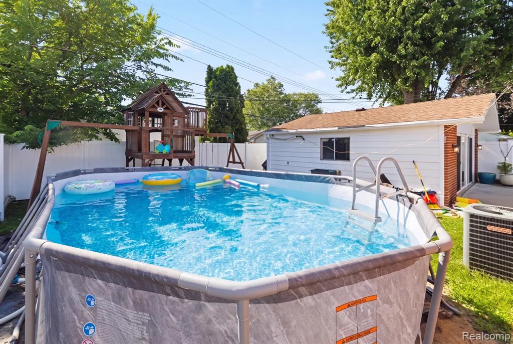 6151 Coolidge Street, Dearborn Heights, MI 48127 — Photo 21